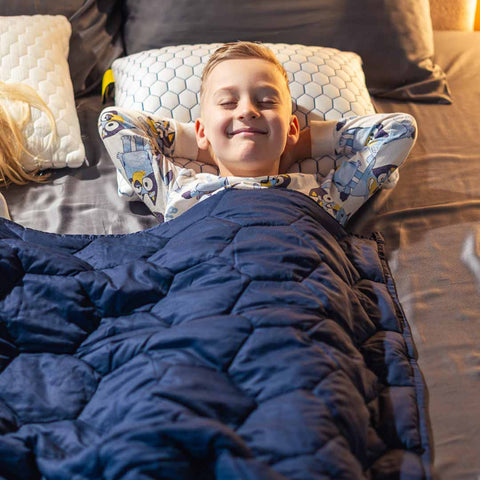 Jak používat zátěžovou přikrývku Hevi™ Blanket Junior